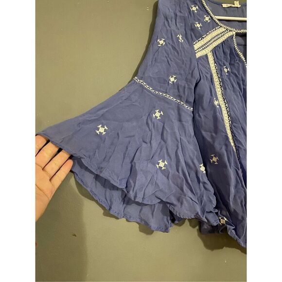 Floreat by Anthropologie The Adena Embroidered Blouse Bell Sleeves Size 2 - Picture 3 of 7